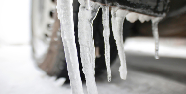 Житель Якутска совершил отчаянный подвиг, чтобы спасти людей из тонущей машины