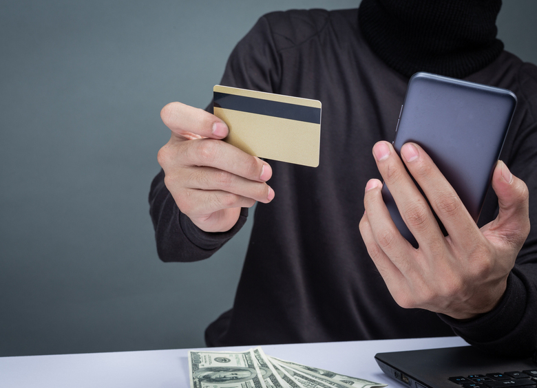 Изображение Мошенники похитили у пенсионера, покупавшего автомобиль, 1,5 млн рублей