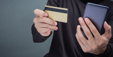 Мошенники похитили у пенсионера, покупавшего автомобиль, 1,5 млн рублей