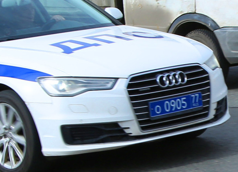 Изображение В Чебоксарах водитель «Гранты» учинил погром во дворе после ДТП