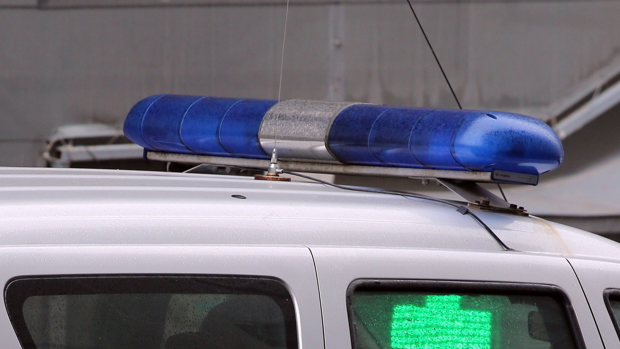 В Троицке на нерегулируемом перекрёстке столкнулись две иномарки: пострадали двое детей