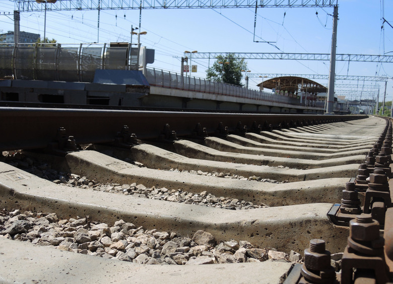 Изображение Грузовой поезд протаранил «Газель» на переезде в Коми