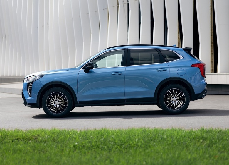 Назван топ-10 самых популярных китайских машин в России