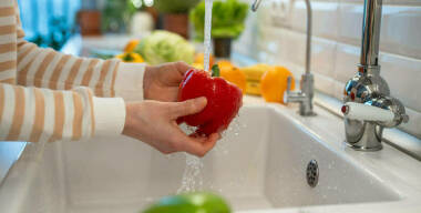 Сантехника для чайников: как починить текущий кран за 15 минут