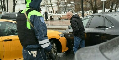 Сократить выплаты: страховщики опять переваливают свои проблемы на водителей