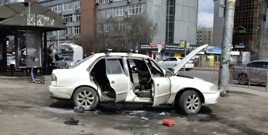 Сибиряк отказался подвозить пьяных и едва не сгорел в собственной машине