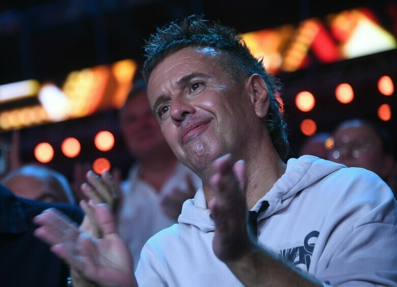 Изображение Фанатка Андрея Губина испоганила велосипед кумира ради личного звонка