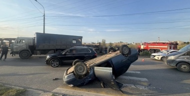 Фуру порвало на куски в массовом ДТП на юге Волгограда