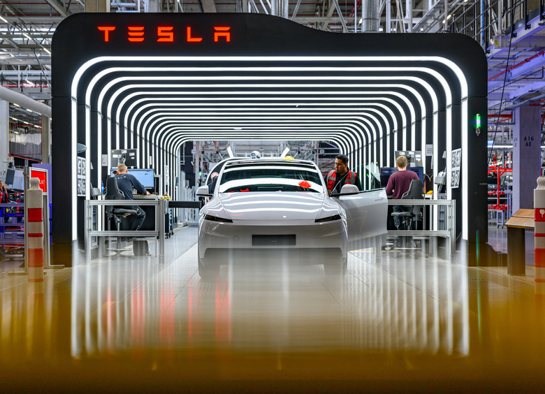 Изображение Доброй свинье все впрок: почему Tesla не боится скандалов